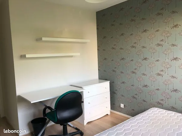 Chambre meublée - Métro - Université - Beauregard 