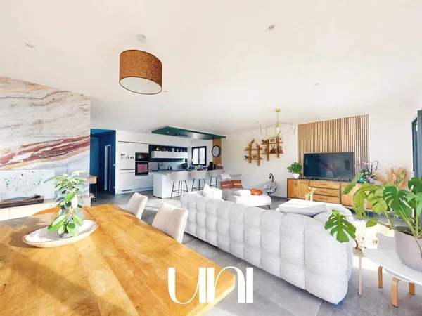 Maison de plain-pied 5 pièces 115 m² 