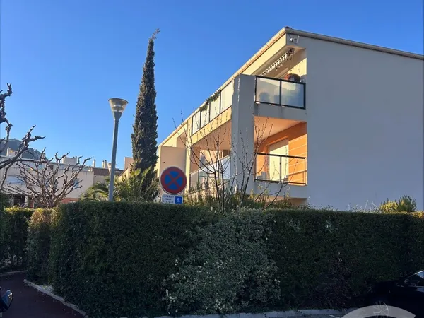 Studio 1 pièce 19 m² 