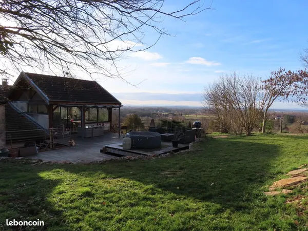 Propriété 4 pièces 132 m² 