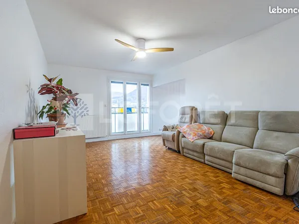 Appartement 3 pièces 84 m² 