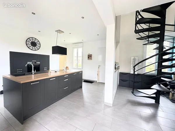 Maison 4 pièces 145 m² 