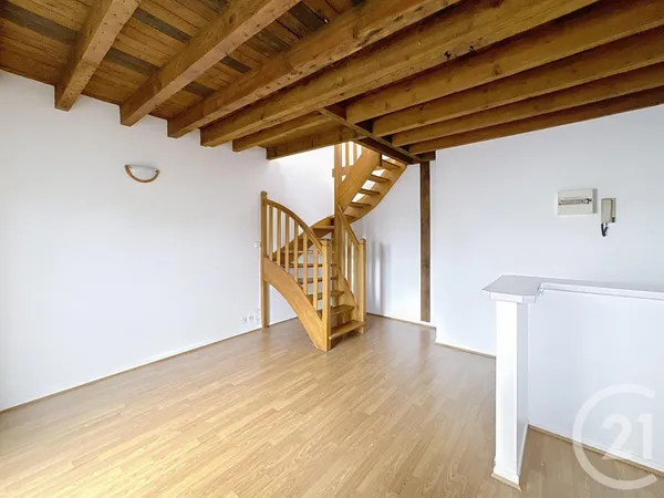 Studio 1 pièce 25 m² 