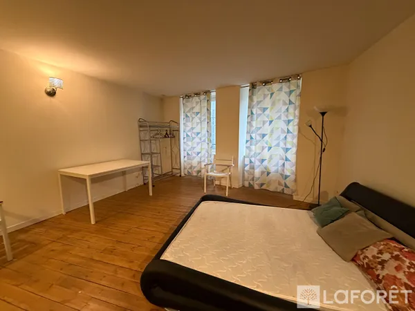 Appartement Saint Flour 1 pièce(s) 30 m2 