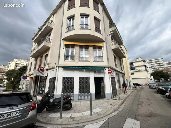 Local commercial 26 m² Nice 