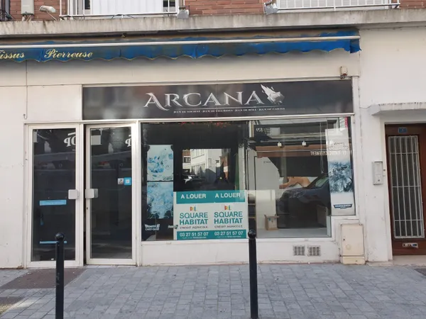 LOCAL COMMERCIAL 