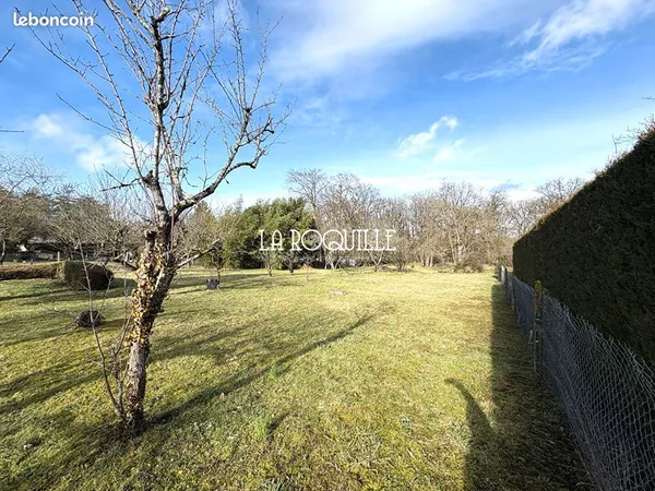 Terrain 2395 m² MONTS 