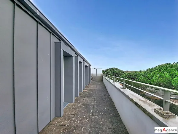 Nantes Est - T2 lumineux + terrasse 22 m2 plein sud - Dernier étage 