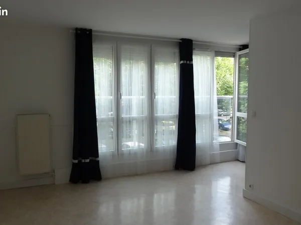 GRAND STUDIO à vendre 