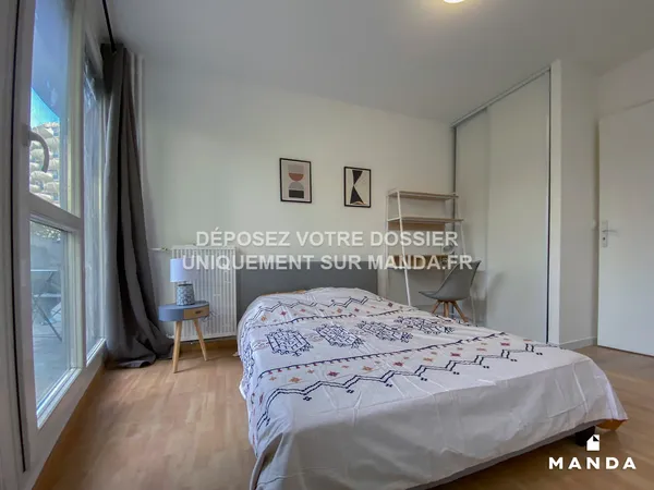 Appartement Location Créteil 5p 10m² 608€