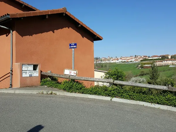 Charmant T2 de 32 m2 hab. 69590 ST SYMPHORIEN SUR COISE 