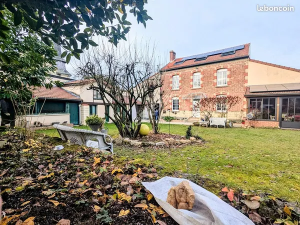 Propriété 9 pièces 238 m² 