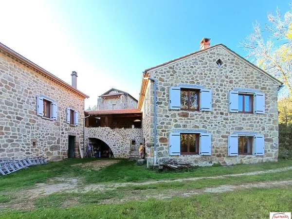 Maison - 328m ²