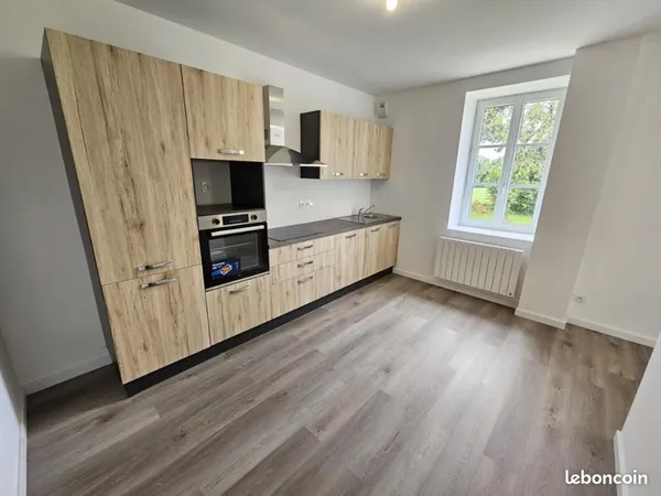 Maison rénovée 90 m² - 3 chambres + jardin + dépendance - KERGLOFF (5 min Carhaix) 