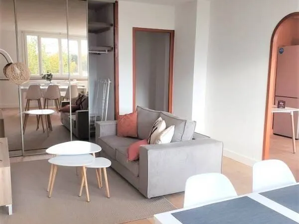 Studio 1 pièce 9 m² 