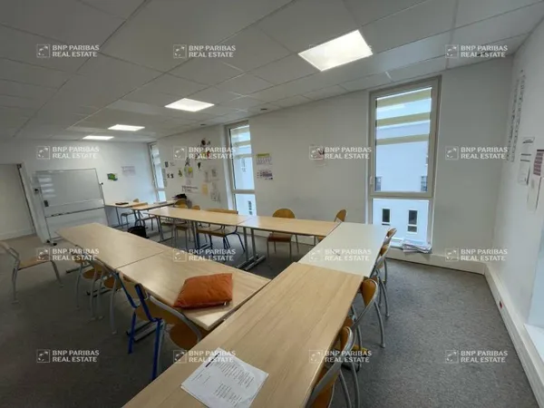 Bureaux 1 pièce 695 m²