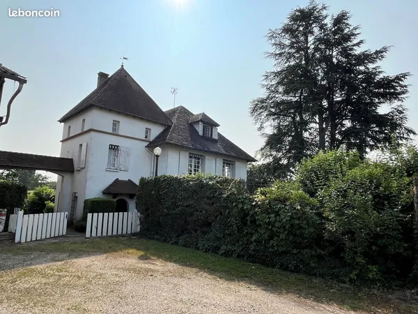 Villa 10 pièces 253 m² 