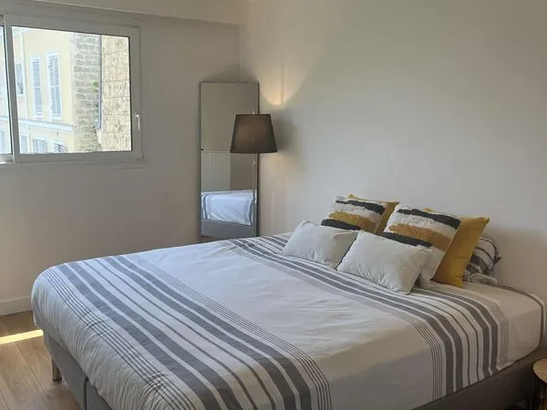 Bel appartement lumineux 1 min RER Chatou centre 2 parkings 