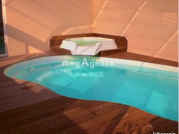 Maison 10 pièces 330 m² 