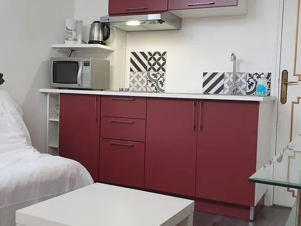Petit studio meublé centre ville 