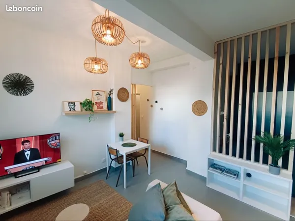 Spacieux studio 33m2 centre ville Antibes 