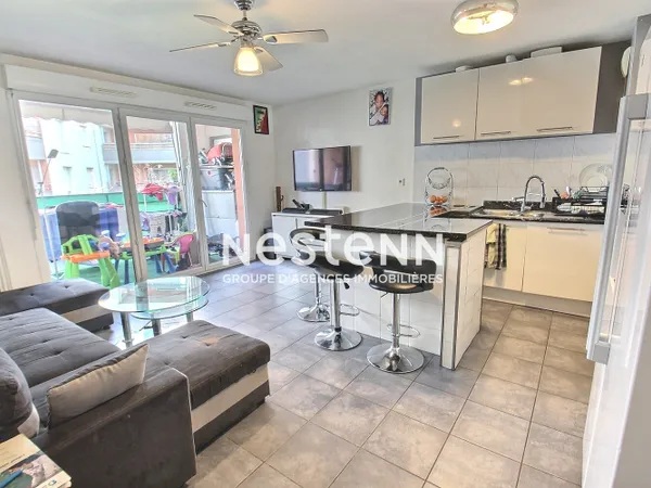 PORTES DE LYON - VÉNISSIEUX - CENTRE VILLE - T3 - GARAGE - BALCON - PROCHE A6 A7 ROCADE EST - 