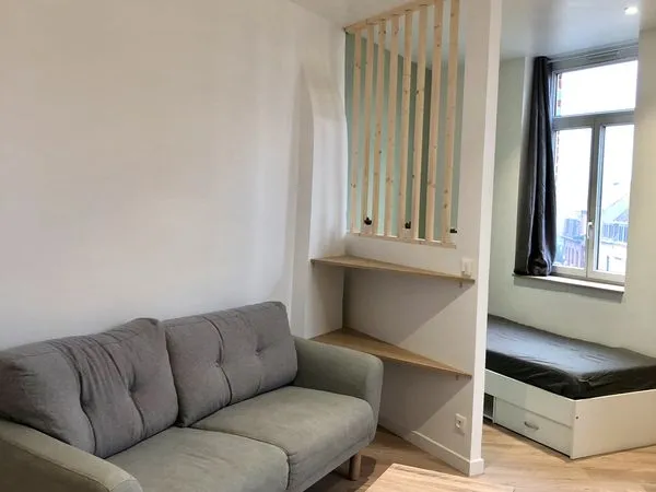 Studio - 25m² - électricité incluse 