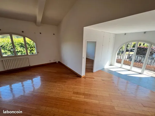 Loft 3 pièces 76 m² 