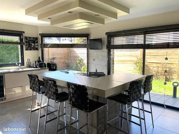 Maison 10 pièces 225 m² 
