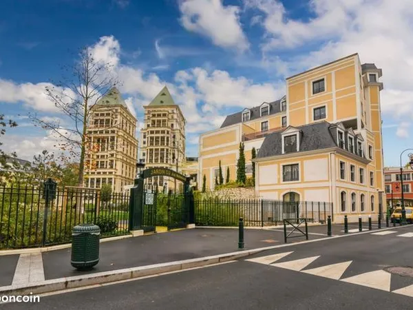Bureau 350 m² 