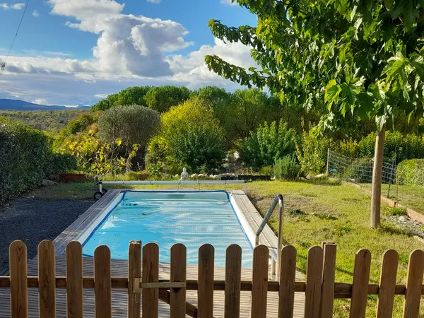 À VENDRE BELLE VILLA CONTEMPORAINE DE 98 M2 AVEC JARDIN ET 