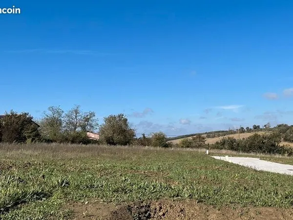 Terrain 1 500 m² Lanta