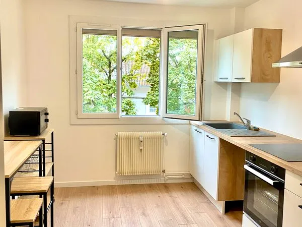 Loue appartement meublé refait à neuf 