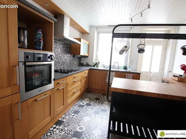 Maison 8 pièces 215 m² 