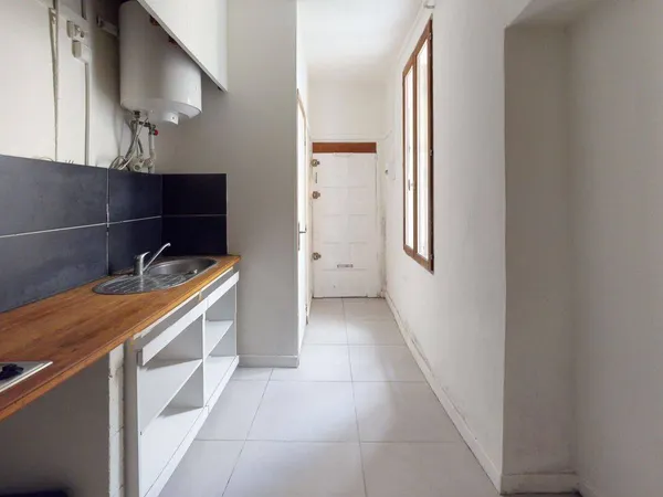 Studio 1 pièce 14 m² 
