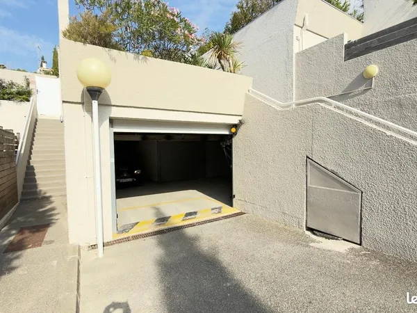 Garage / box 15 m² CASSIS 