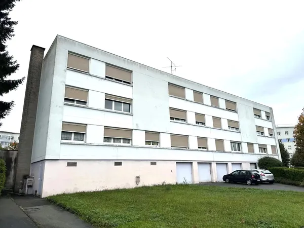 IMMEUBLE DE 13 APPARTEMENTS 