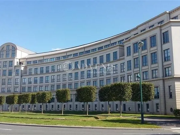 Bureaux 4527 m² 