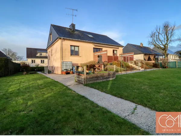 À VENDRE - LA BOUEXIÈRE - MAISON FAMILIALE - 113,60 m² HABITABLES et 135 m² AU SOL - 3 CHAMBRES 