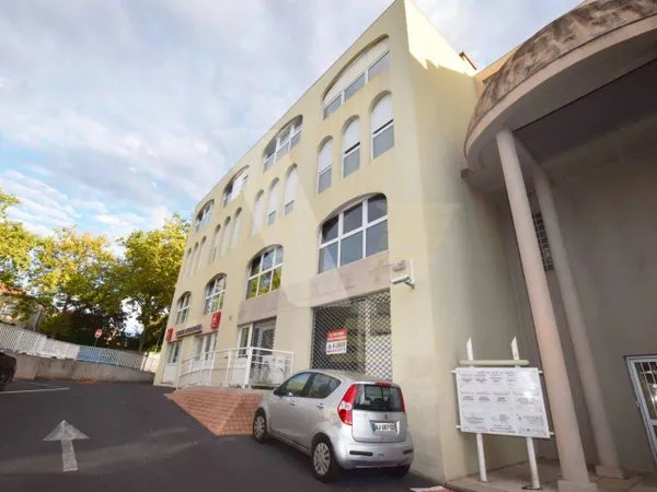 Local commercial 282 m² 