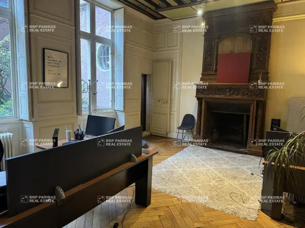 Bureaux 140 m² 