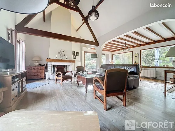 Propriété 7 pièces 222 m² 