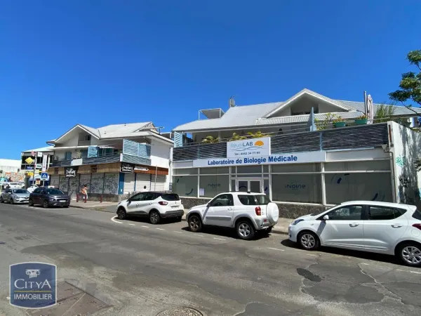 Parking - Garage Location Saint-Leu   115€