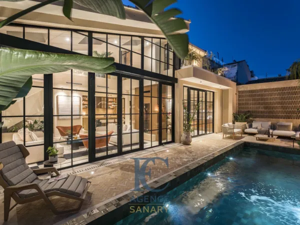 COEUR DE VILLAGE: LOFT D'EXCEPTION PISCINE ET GARAGE 