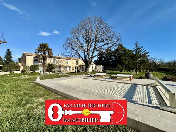 Villa 10 pièces 367 m² 