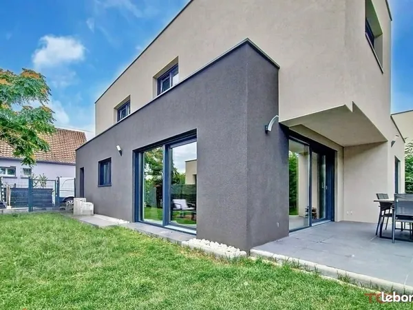 Maison 5 pièces 145 m² 