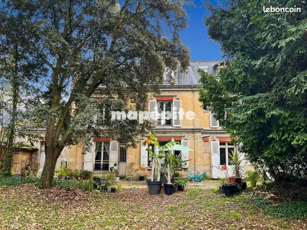 Maison 13 pièces 410 m² 