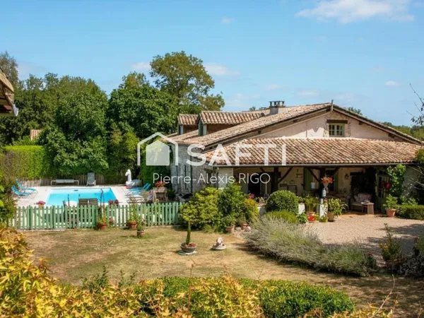 Maison 11 pièces, 6 chambres avec piscine, 313 m² 