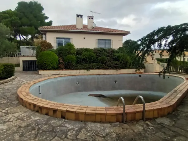 Villa d'architecte 10 pièces 240 m² 