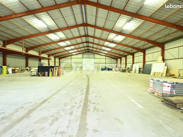 Local d'activité 1 000 m² 